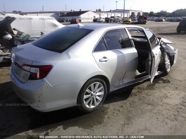 4T1BF1FK2CU597196 - 2012 TOYOTA CAMRY SE/LE/XLE 银色 照片 4