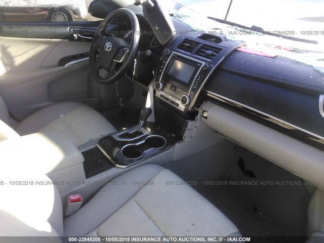 4T1BF1FK2CU597196 - 2012 TOYOTA CAMRY SE/LE/XLE 银色 照片 5