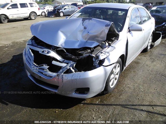 4T1BF3EK8BU228628 - 2011 TOYOTA CAMRY SE/LE/XLE ვერცხლისფერი ფოტო 6