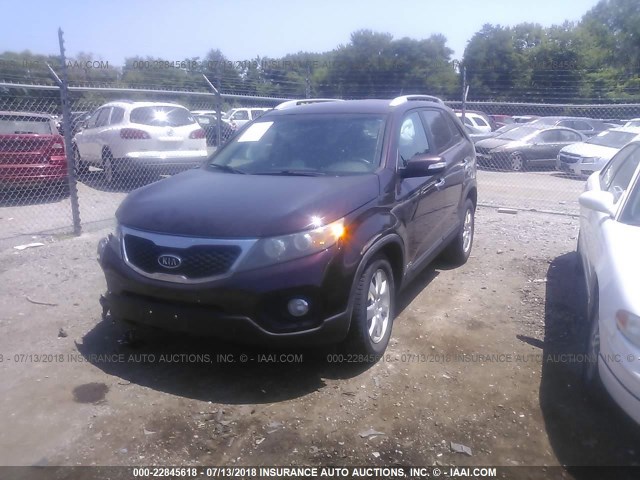 5XYKTDA1XBG085909 - 2011 KIA SORENTO LX MAROON photo 2