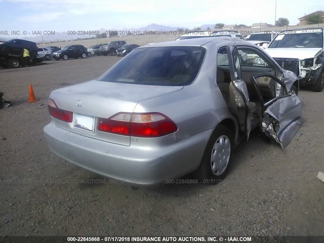 1HGCG5640XA083791 - 1999 HONDA ACCORD LX SILVER photo 4