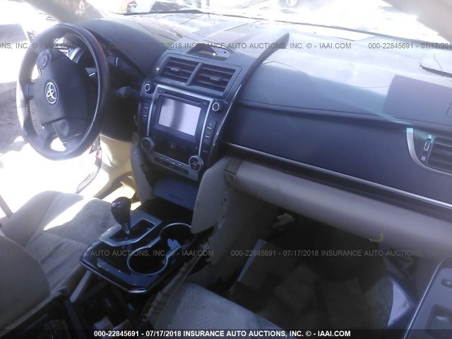 4T4BF1FK1DR327884 - 2013 TOYOTA CAMRY L/SE/LE/XLE წითელი ფოტო 5