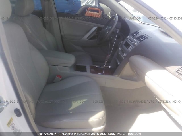 4T1BK3EK7AU599919 - 2010 TOYOTA CAMRY SE/LE/XLE 白色 照片 5