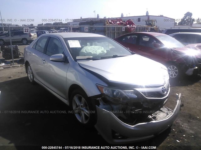 4T1BF1FK3CU145502 - 2012 TOYOTA CAMRY SE/LE/XLE SILVER photo 1