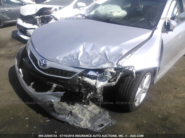 4T1BF1FK3CU145502 - 2012 TOYOTA CAMRY SE/LE/XLE SILVER photo 6