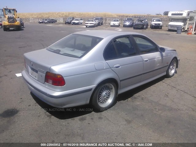 WBADM6346YGU26640 - 2000 BMW 528 I AUTOMATIC GRAY photo 4