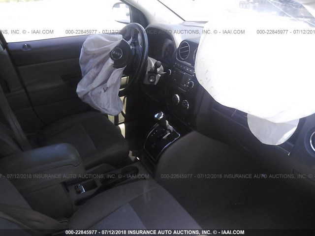 1C4NJDEB5CD567869 - 2012 JEEP COMPASS LATITUDE Qırmızı foto 5