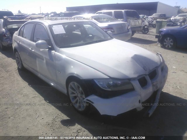 WBAPH5C59BA441261 - 2011 BMW 328 I SULEV WHITE photo 1