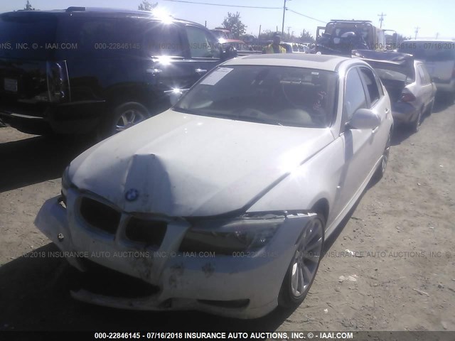 WBAPH5C59BA441261 - 2011 BMW 328 I SULEV WHITE photo 2