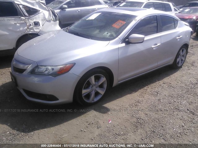 19VDE1F78DE012772 - 2013 ACURA ILX 20 TECH SILVER photo 2