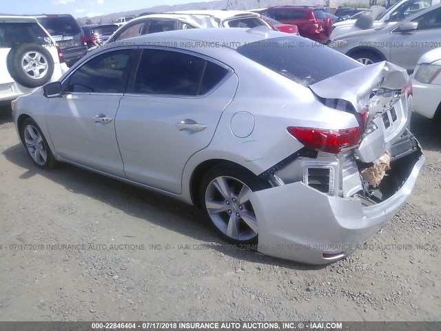 19VDE1F78DE012772 - 2013 ACURA ILX 20 TECH SILVER photo 3