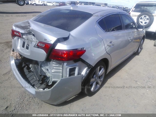 19VDE1F78DE012772 - 2013 ACURA ILX 20 TECH SILVER photo 4