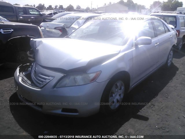 JTNBE46K073075697 - 2007 TOYOTA CAMRY NEW GENERAT CE/LE/XLE/SE SILVER photo 2