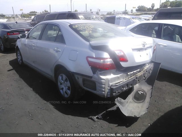 JTNBE46K073075697 - 2007 TOYOTA CAMRY NEW GENERAT CE/LE/XLE/SE SILVER photo 3