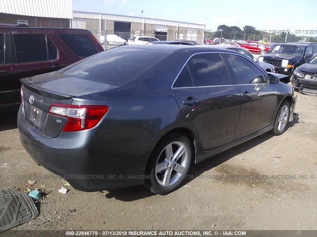 4T1BF1FK6DU262136 - 2013 TOYOTA CAMRY L/SE/LE/XLE 灰色 照片 4