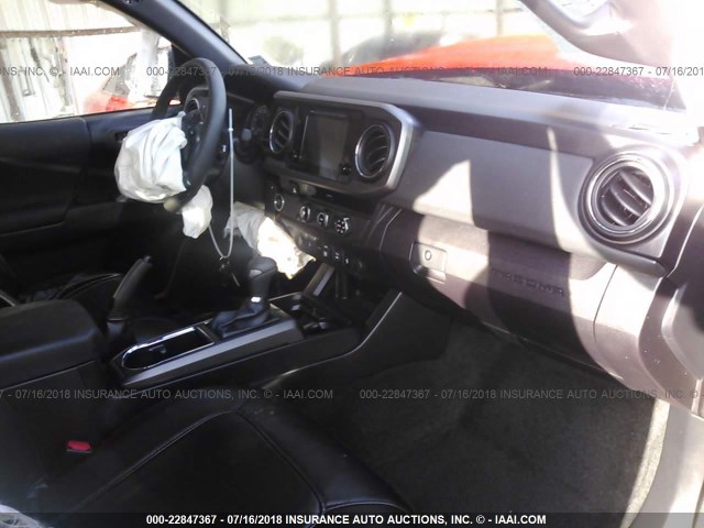 5TFAZ5CN3JX059860 - 2018 TOYOTA TACOMA DBL CAB/SR5/TRD SPORT/OR ORANGE photo 5