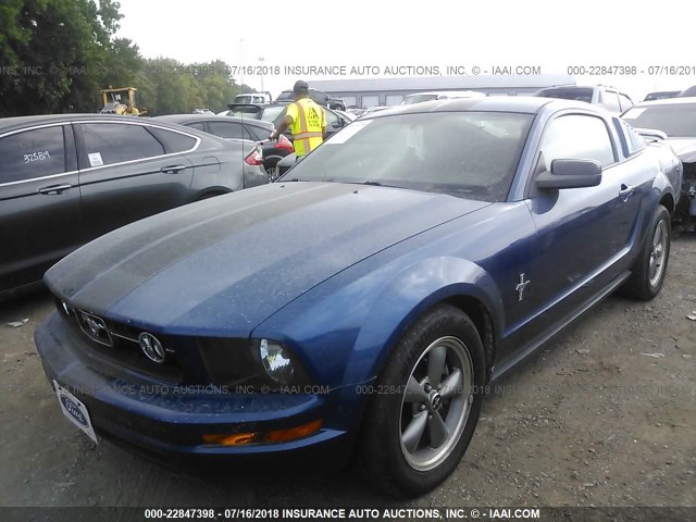 1ZVFT80N765221244 - 2006 FORD MUSTANG BLUE photo 2