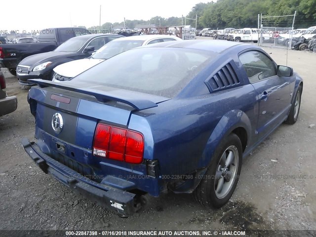 1ZVFT80N765221244 - 2006 FORD MUSTANG BLUE photo 4