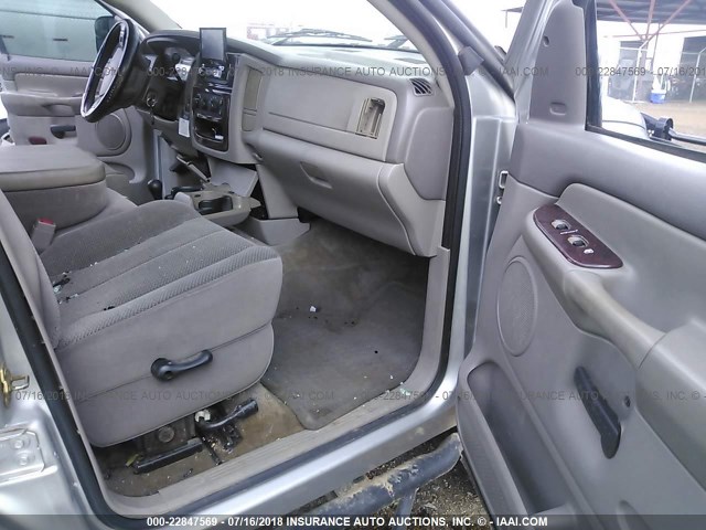 3D7KU28C94G245605 - 2004 DODGE RAM 2500 ST/SLT 银色 照片 5