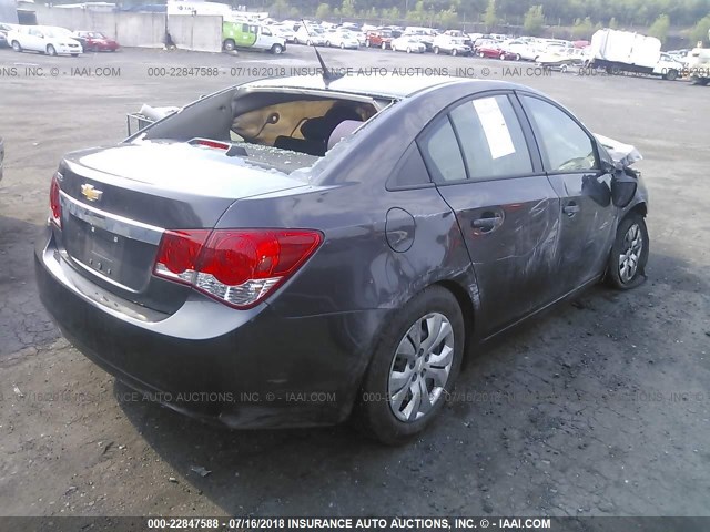 1G1PA5SHXE7279783 - 2014 CHEVROLET CRUZE LS GRAY photo 4