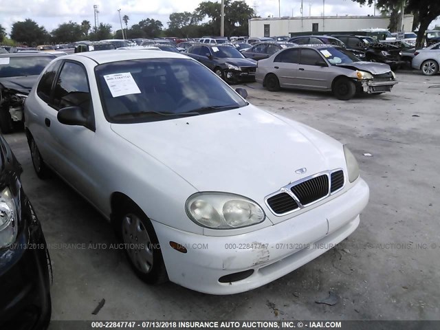 KLATA22632B703744 - 2002 DAEWOO LANOS S WHITE photo 1