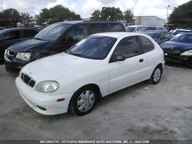 KLATA22632B703744 - 2002 DAEWOO LANOS S WHITE photo 2