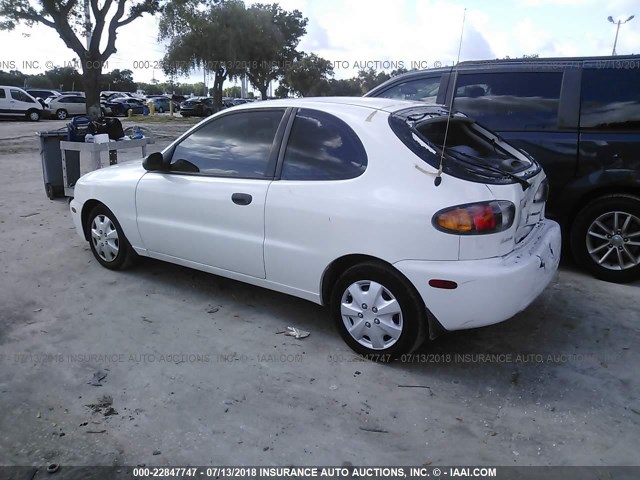 KLATA22632B703744 - 2002 DAEWOO LANOS S 白色 照片 3