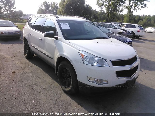 1GNKVEED0BJ173959 - 2011 CHEVROLET TRAVERSE LS WHITE photo 1