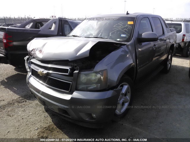 3GNEC12J57G299099 - 2007 CHEVROLET AVALANCHE C1500 GRAY photo 2