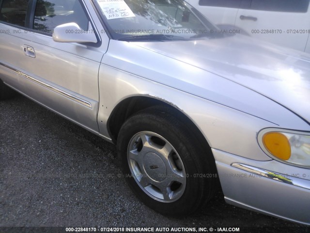 1LNFM97V9WY643263 - 1998 LINCOLN CONTINENTAL  银色 照片 6