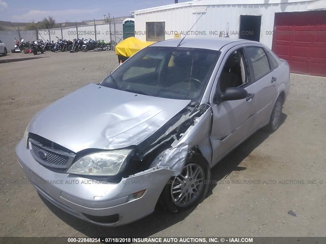1FAFP34N17W143789 - 2007 FORD FOCUS ZX4/S/SE/SES SILVER photo 6
