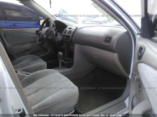 1NXBR12E4WZ090540 - 1998 TOYOTA COROLLA VE/CE/LE 白色 照片 5