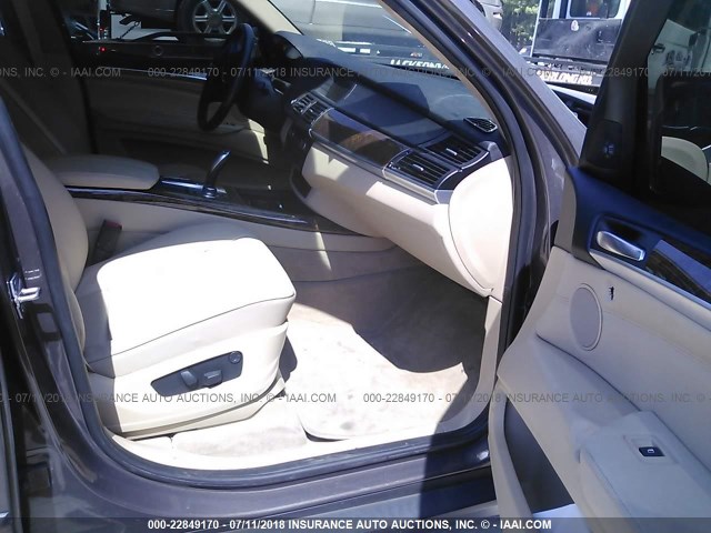 5UXZW0C51CL664337 - 2012 BMW X5 XDRIVE35D GRAY photo 5