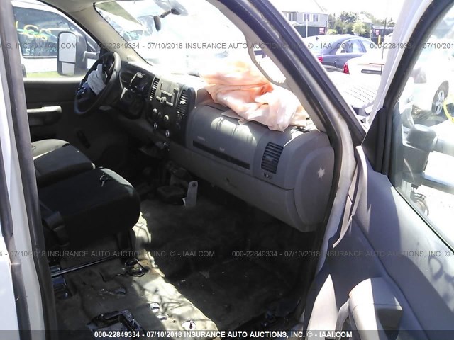 1GBJK39628E205314 - 2008 CHEVROLET SILVERADO K3500 Unknown photo 5