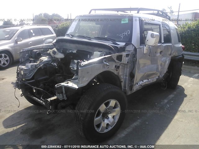 JTEBU11F470071813 - 2007 TOYOTA FJ CRUISER SILVER photo 6