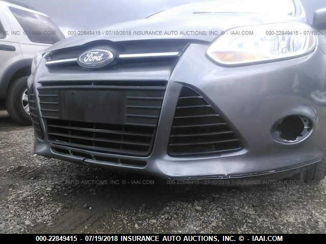 1FAHP3H2XCL185088 - 2012 FORD FOCUS SEL GRAY photo 6
