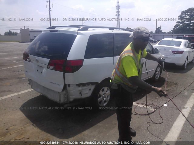 5TDZA22C75S321514 - 2005 TOYOTA SIENNA XLE/XLE LIMITED WHITE photo 4