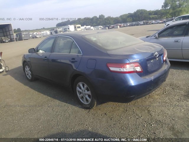 4T4BF3EK4BR112641 - 2011 TOYOTA CAMRY SE/LE/XLE 蓝色 照片 3