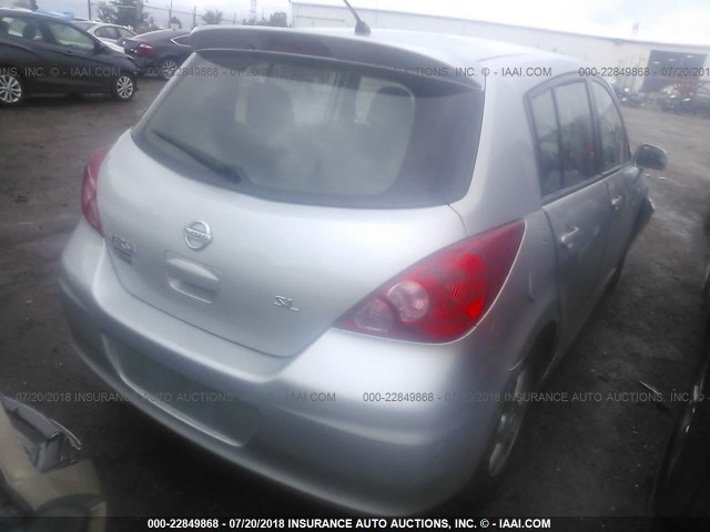 3N1BC1CP1BL403959 - 2011 NISSAN VERSA S/SL SILVER photo 4