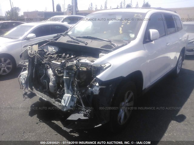 5TDZK3EHXCS077560 - 2012 TOYOTA HIGHLANDER SE WHITE photo 2