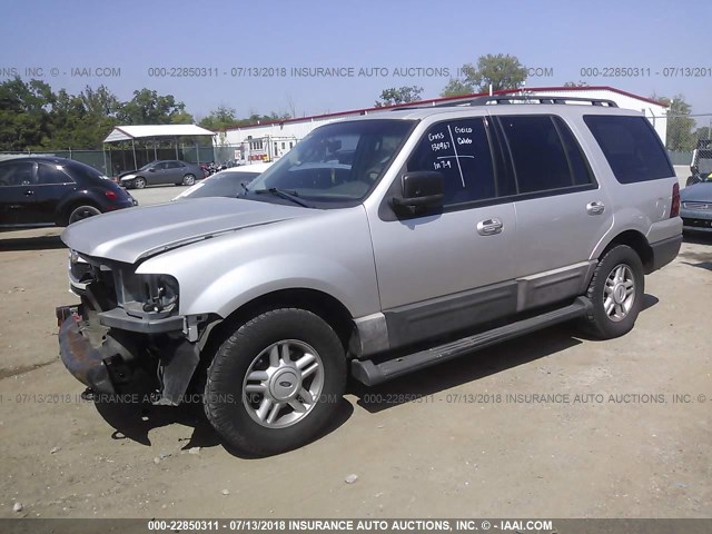 1FMPU16545LA00645 - 2005 FORD EXPEDITION XLT SILVER photo 2