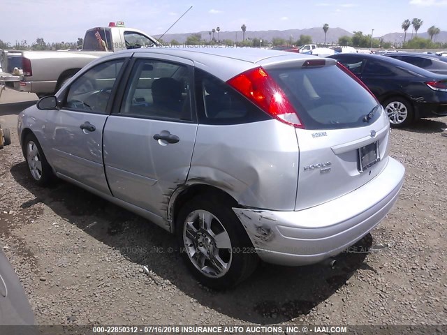 3FAFP37N45R101743 - 2005 FORD FOCUS ZX5 SILVER photo 3