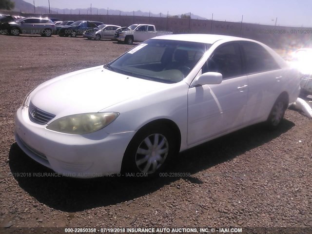 4T1BE32K65U429665 - 2005 TOYOTA CAMRY LE/XLE/SE 白色 照片 2