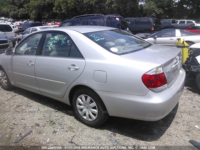 4T1BE32KX5U425442 - 2005 TOYOTA CAMRY LE/XLE/SE 银色 照片 3