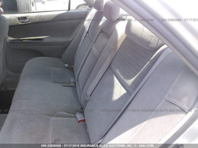 4T1BE32KX5U425442 - 2005 TOYOTA CAMRY LE/XLE/SE 银色 照片 8