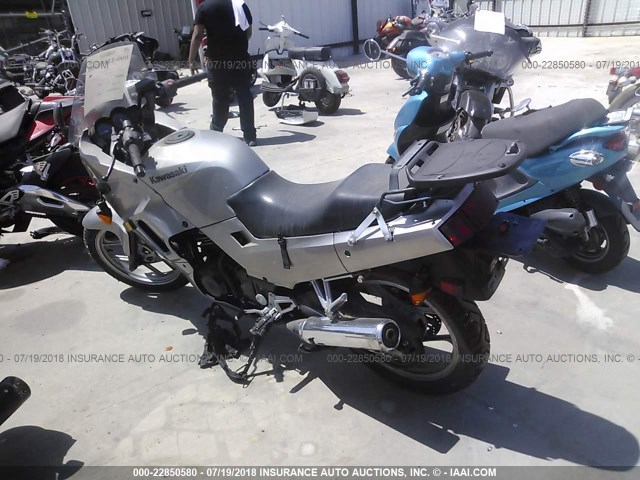 JKAEXMF137DA31297 - 2007 KAWASAKI EX250 F SILVER photo 2