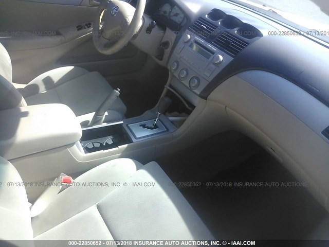 4T1CE38P36U636782 - 2006 TOYOTA CAMRY SOLARA SE/SLE თეთრი ფოტო 5