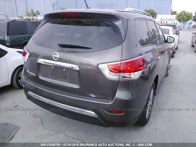5N1AR2MN6GC652427 - 2016 NISSAN PATHFINDER S/SV/SL/PLATINUM GRAY photo 4