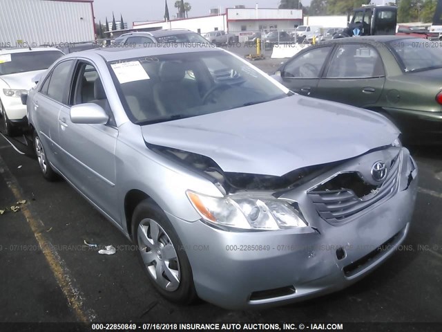 JTNBE46KX73070166 - 2007 TOYOTA CAMRY NEW GENERAT CE/LE/XLE/SE SILVER photo 1
