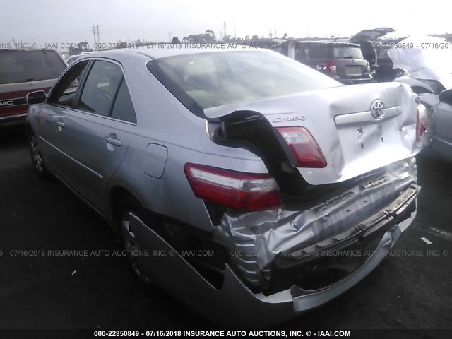 JTNBE46KX73070166 - 2007 TOYOTA CAMRY NEW GENERAT CE/LE/XLE/SE SILVER photo 3